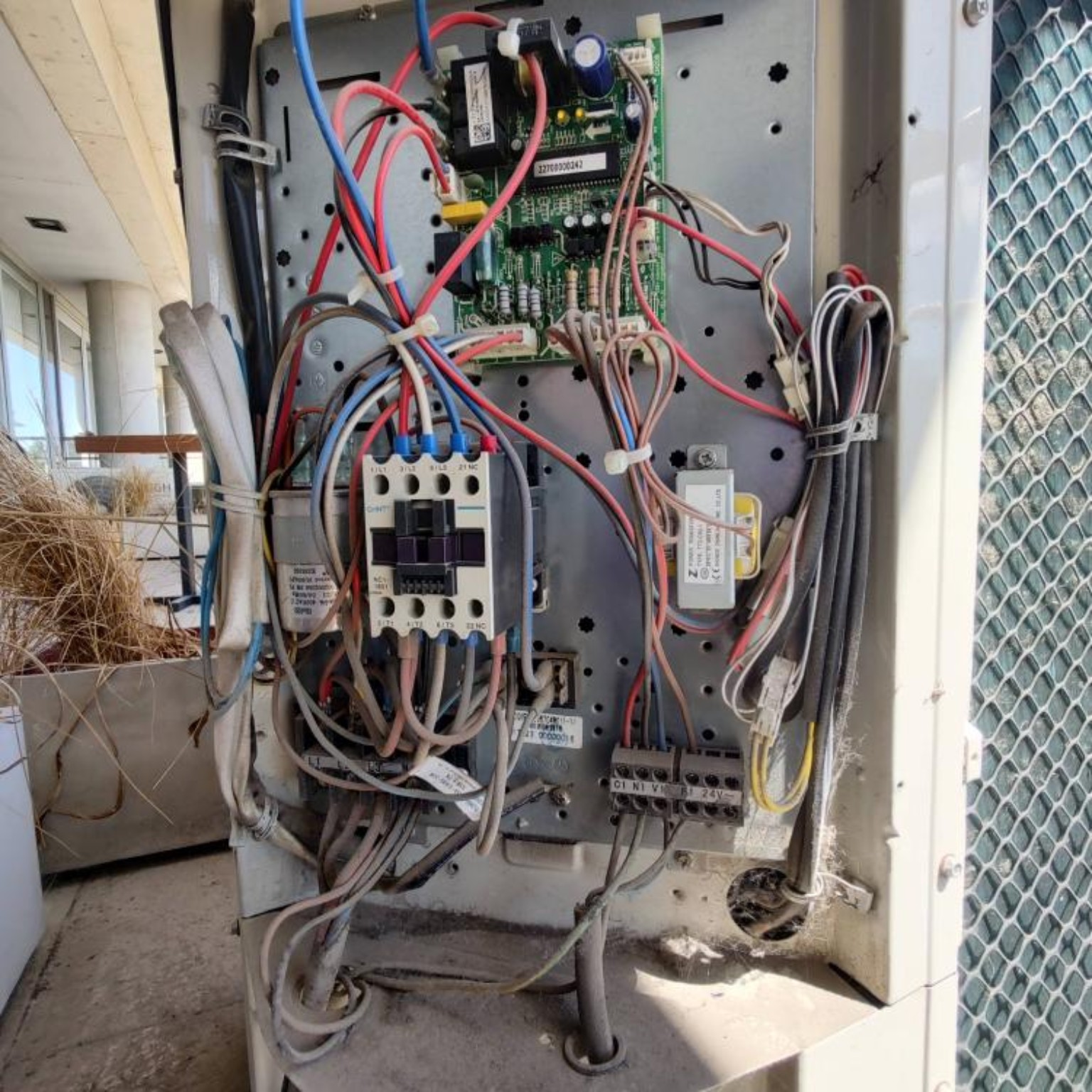 Trabajo realizado por Lauda Electricidad y Refrigeración